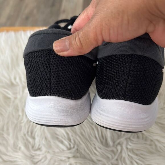 Nike Black and White Womens Mesh Sneakers Size 9 - Picture 3 of 8